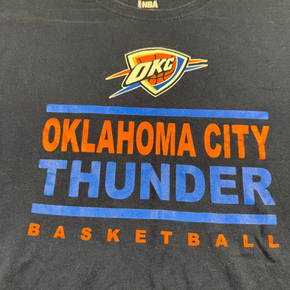 NBA Oklahoma City Thunder T-Shirt Mens Large Navy Blue OKC Basketball Tee